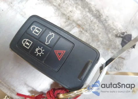 2015 Volvo Xc60 T5 Premier из США, поврежденный, VIN YV440MDK7F2675083